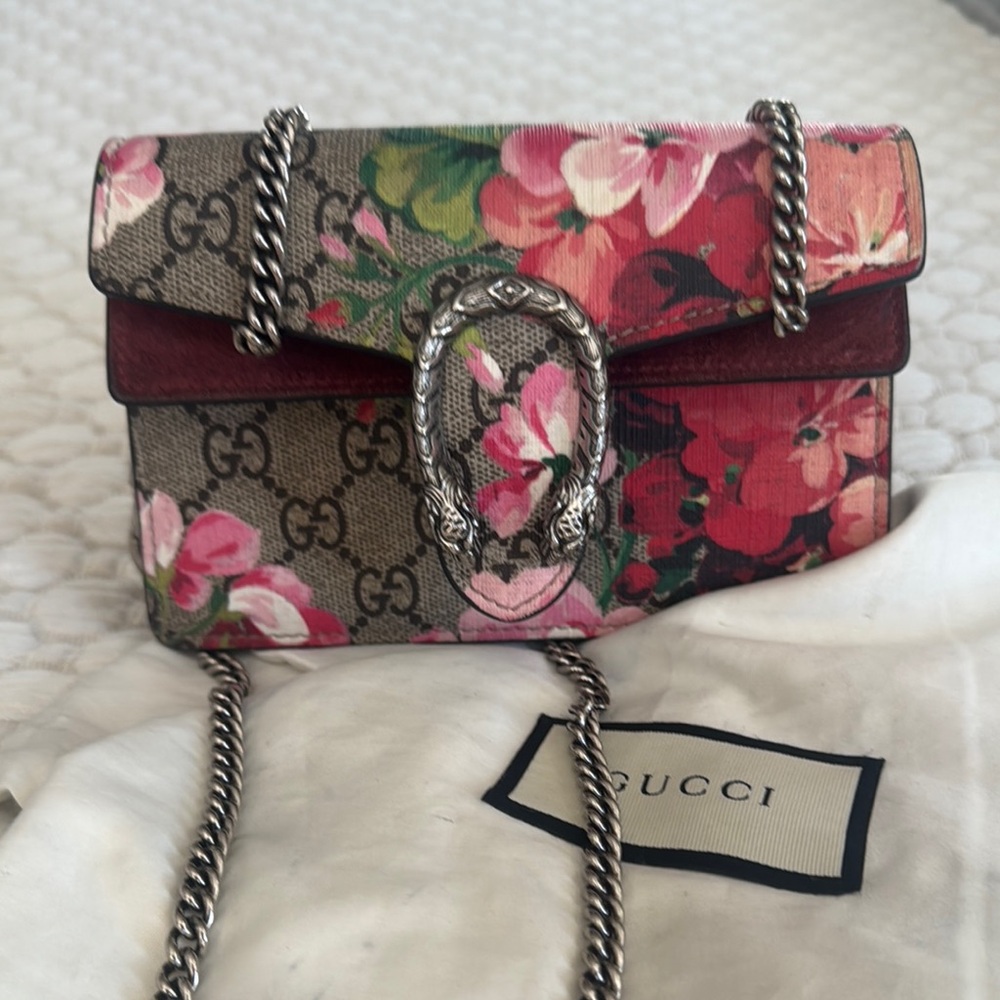 Gucci Mini Crossbody Dionysus Bag with Red and Pink Floral Design